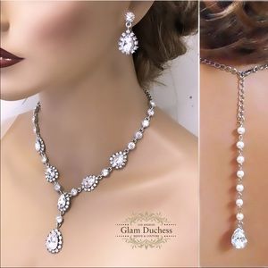 Necklace and earrings gift set